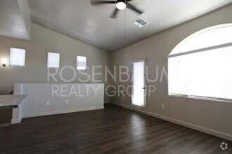 Building Photo - Beautiful 2 beds, 2-baths condo in Gilbert!