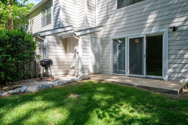 Building Photo - 7811 Falcon Rest Cir