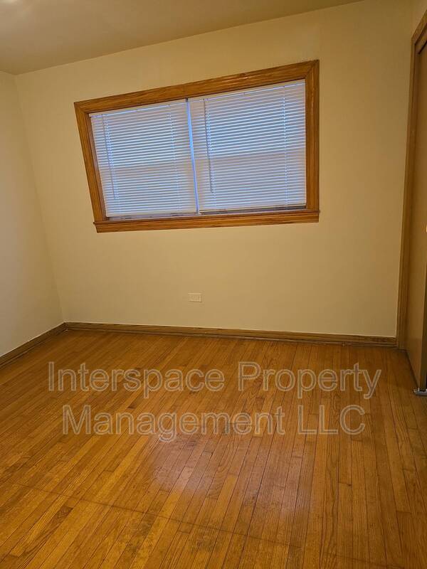 Building Photo - 10126 S Pulaski Rd