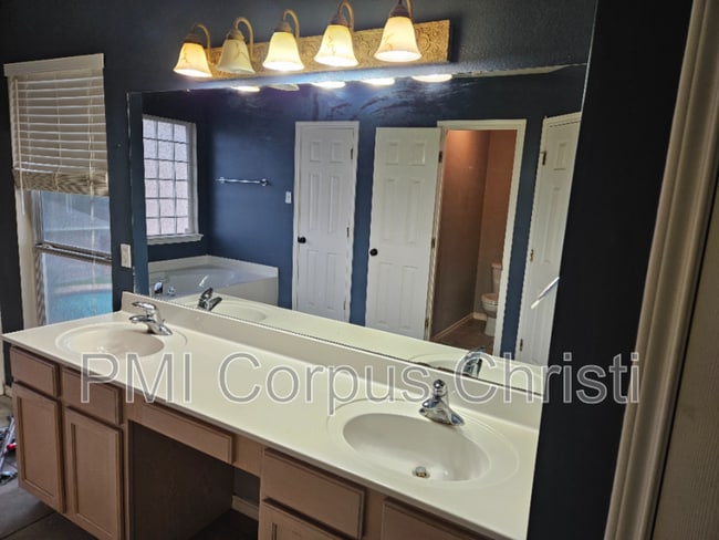 Building Photo - 5107 High Bank Dr