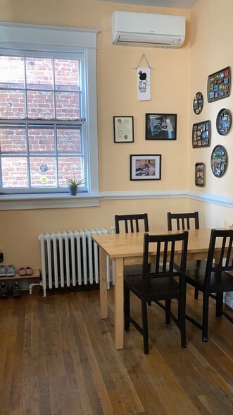 Building Photo - 2611 W Grace St