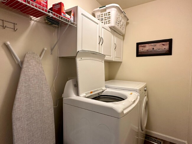 Building Photo - 12 River Falls Dr