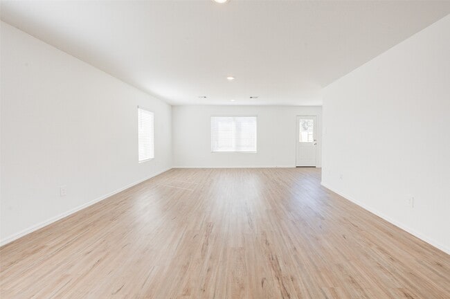 Building Photo - 17827 Pemswood Dr