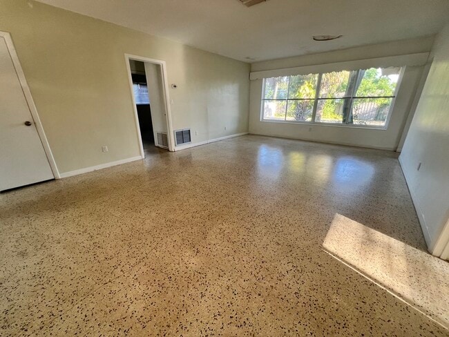 Building Photo - 3700 Corrine Dr