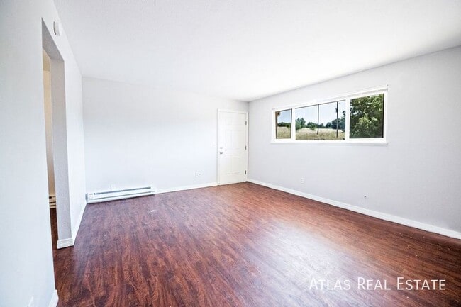 Building Photo - 950 Bishop Ct