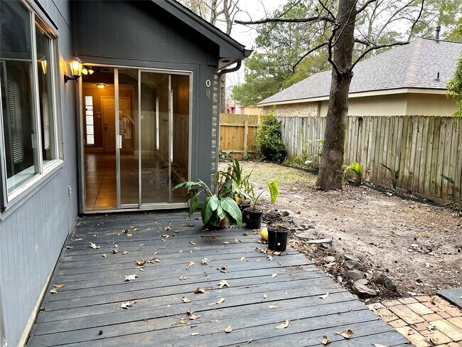 Building Photo - 21747 Deep Pines Dr
