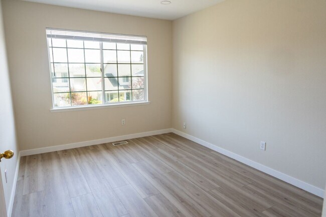 Building Photo - 4Bd/3.5Ba Mill Creek House