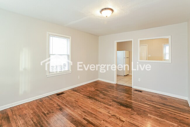 Building Photo - 7409 Walrond Ave