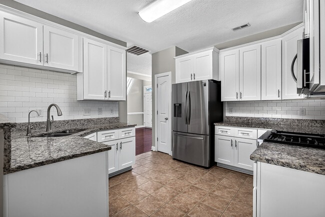 Building Photo - 217 Stagecoach Dr
