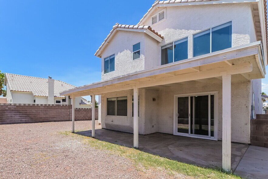 Building Photo - 2205 Farmouth Cir