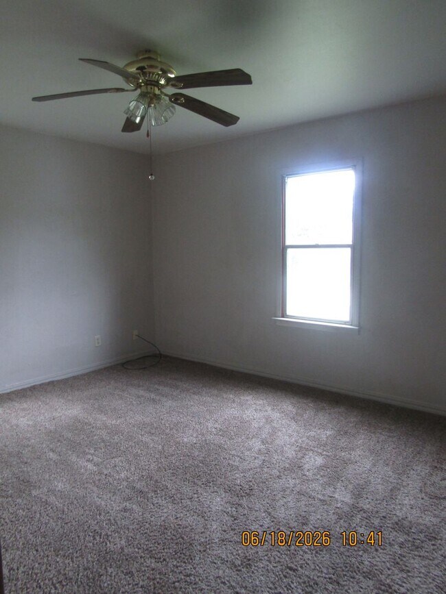 Building Photo - Charming 2-Bedroom Home in Northwest Lawton