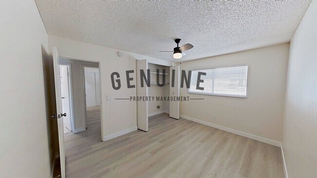 Building Photo - Cameo Ln Four-Plex