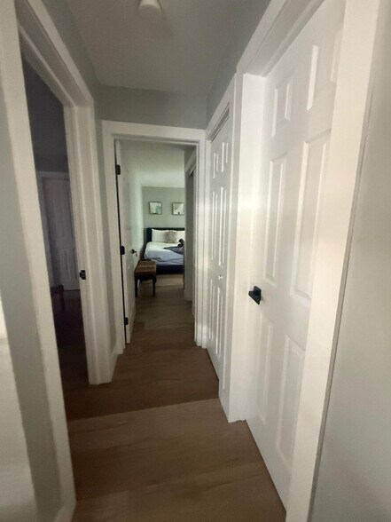 Building Photo - 320 Walnut St