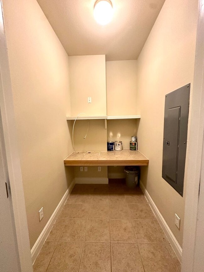 Building Photo - Summerwood Villas 3BR 2BA