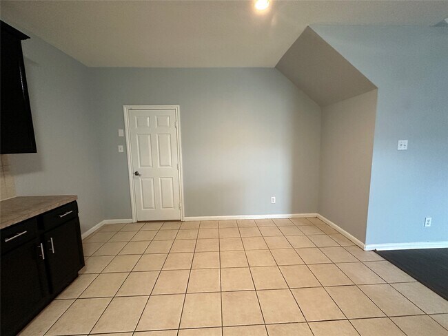 Building Photo - 12511 Silver Cup