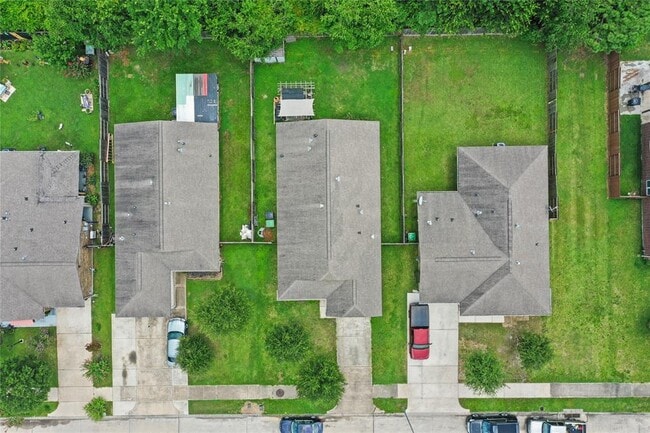 Building Photo - 8802 Shady Vista Ln