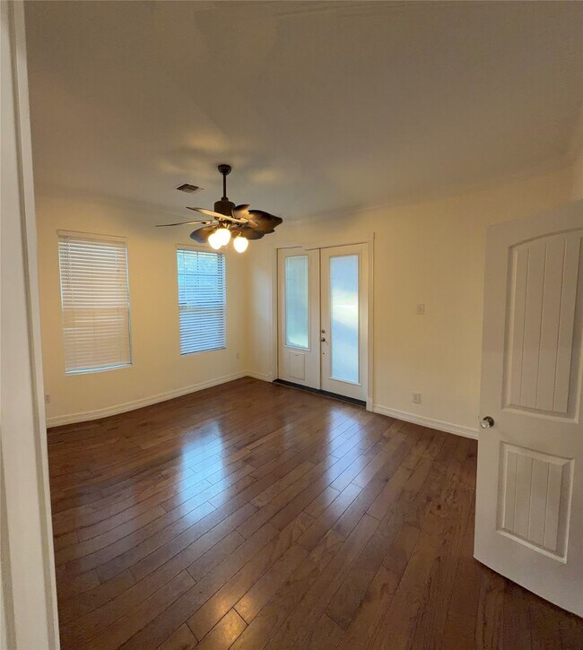 Building Photo - 3911 Barnes St