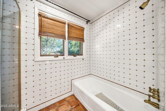 Building Photo - 4531 E Quartz Mountain Rd