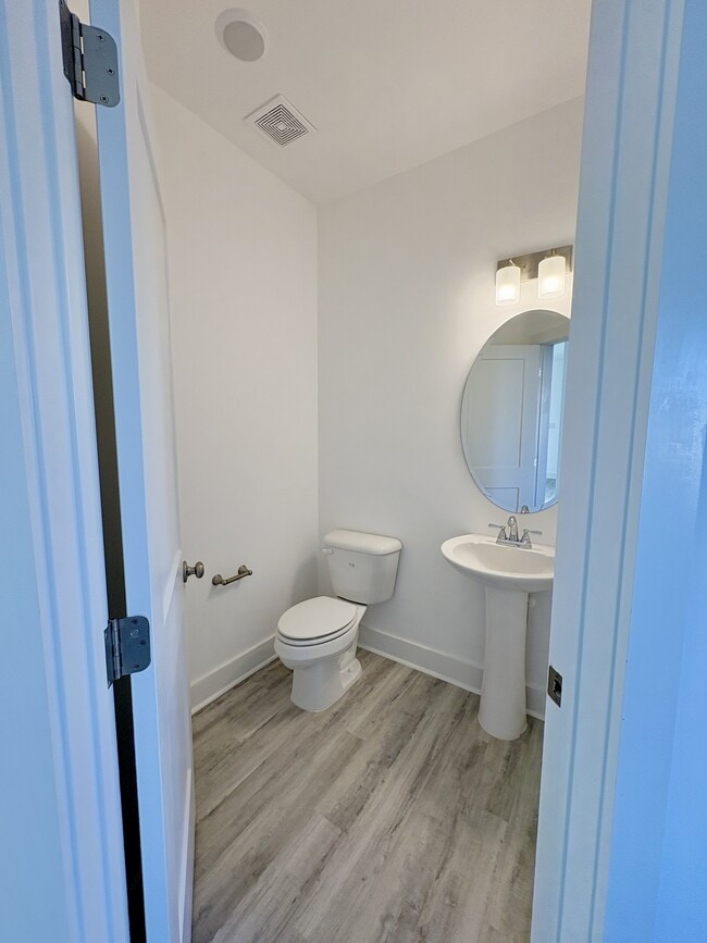 Building Photo - 131 Bourbon St