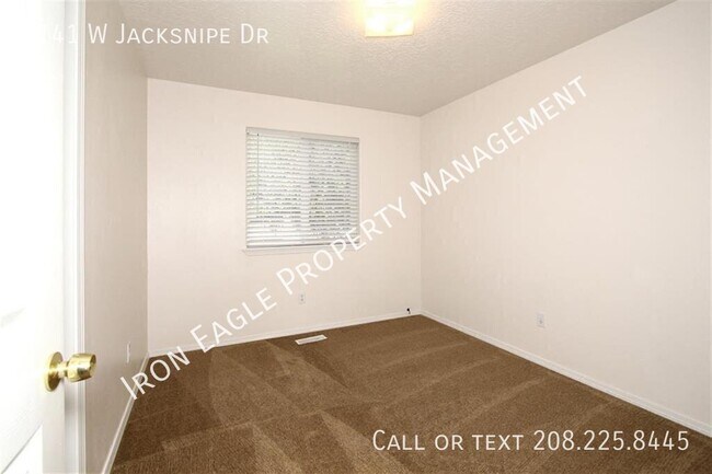 Building Photo - 1141 W Jacksnipe Dr