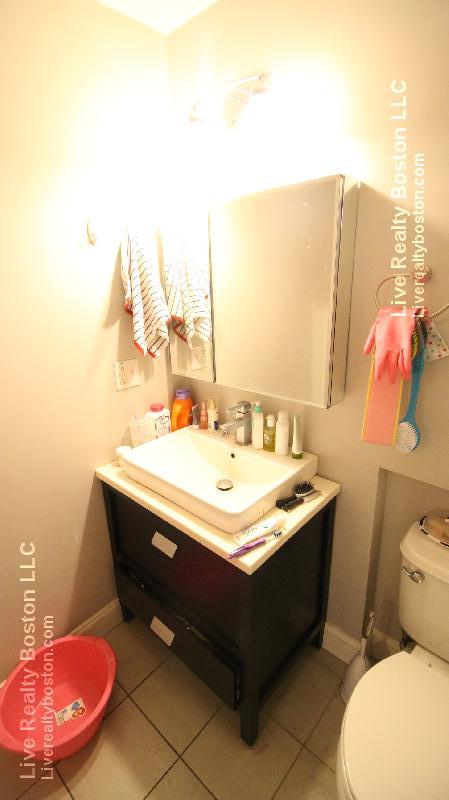 Building Photo - 141 Brighton Ave