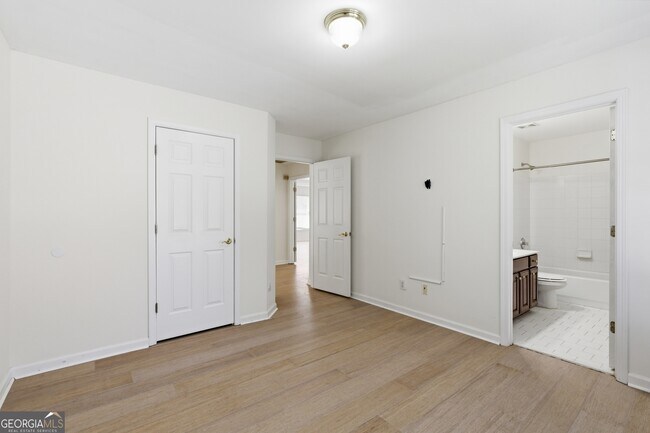 Building Photo - 1702 Clay Brooke Ct SE