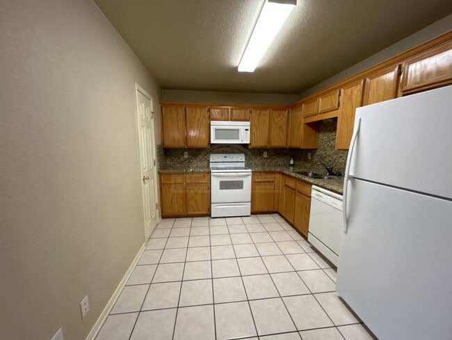 Building Photo - 4700 Pennington Ave