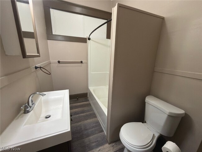 Building Photo - 153 S Main St