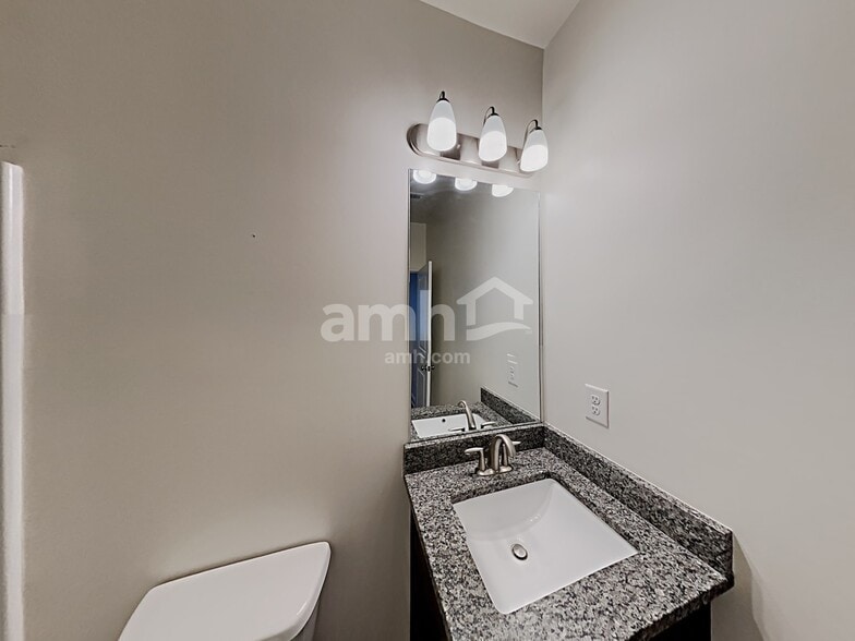 Building Photo - 2133 Leafmore Ct SE