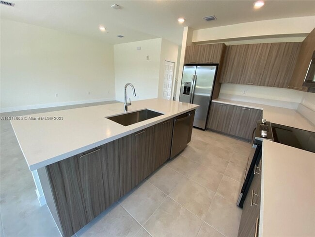 Building Photo - 8363 NW 41st St