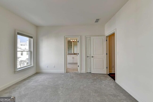 Building Photo - 3667 Peachtree Rd NE