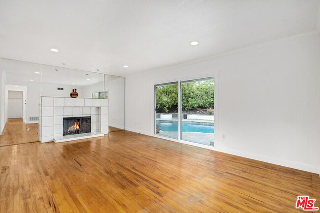 Building Photo - 816 Boxthorn Ave
