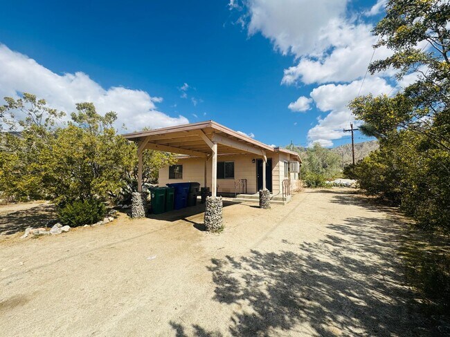 Building Photo - Cozy 2 Bedroom 1 Bathroom in Morongo Valle...
