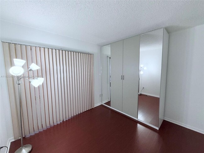 Building Photo - 9352 S Belfort Cir