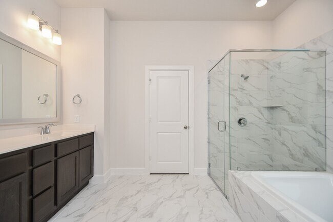 Building Photo - 146 Amaranth Wy