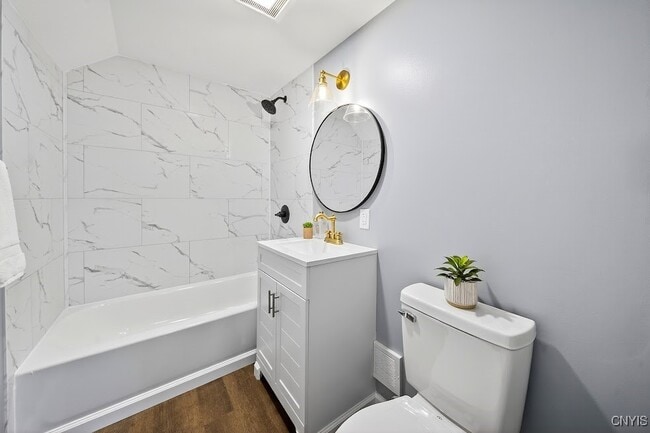 Building Photo - 127 E Warrington Rd