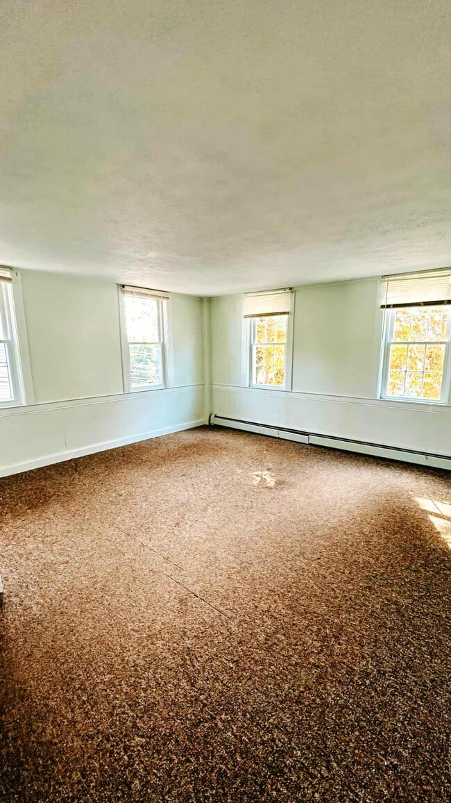 Building Photo - 4 Elm St Ct
