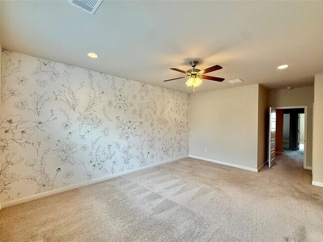 Building Photo - 6814 E Riverside Dr