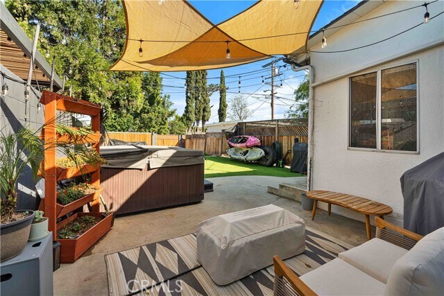 Building Photo - 6514 Coldwater Canyon Ave