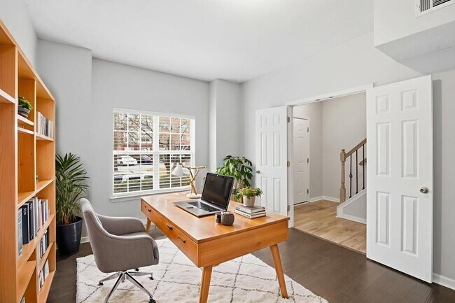 Building Photo - 1732 Pryor Rd SW