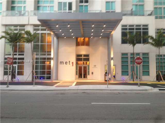Building Photo - 300 S Biscayne Blvd
