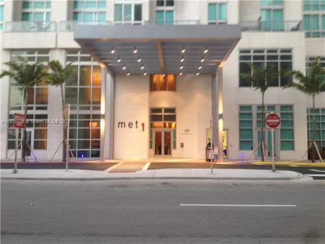 Building Photo - 300 S Biscayne Blvd