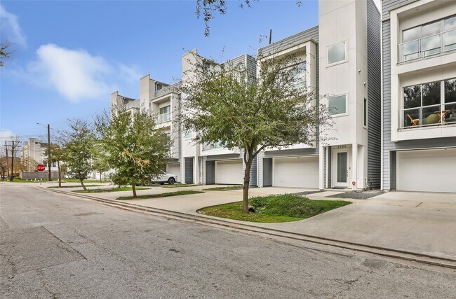 Building Photo - 3309 Baron St