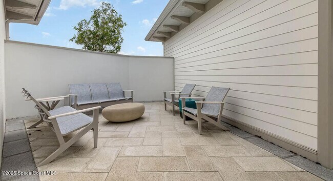 Building Photo - 7389 Tourmaline Dr