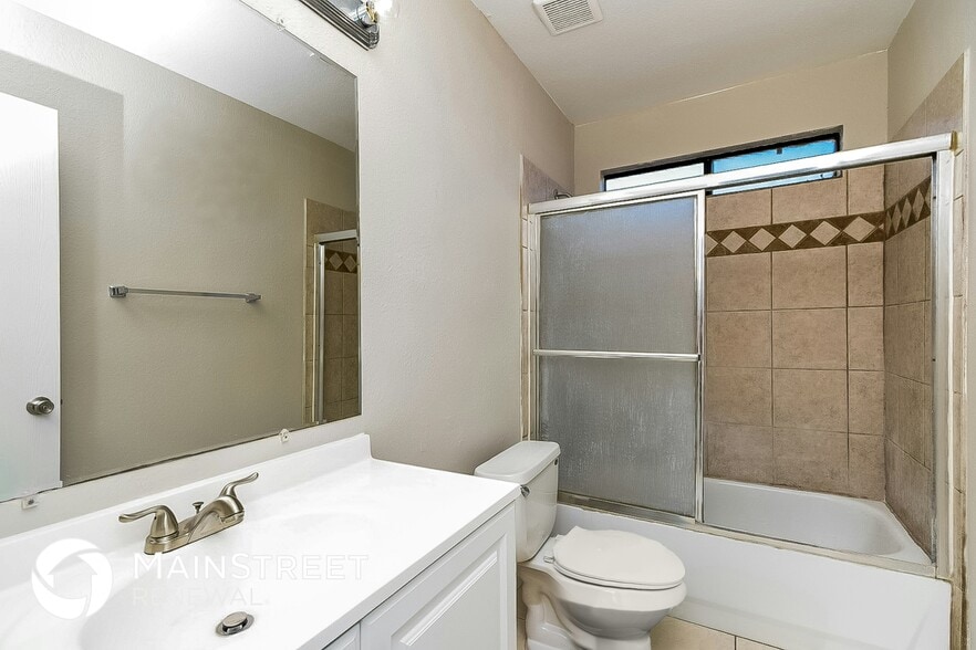 Building Photo - 1659 Oakhaven Pl