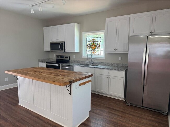 Building Photo - 618 Liberty Pk Dr