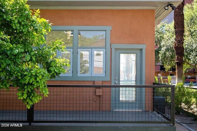 Building Photo - 825 N 3rd Ave