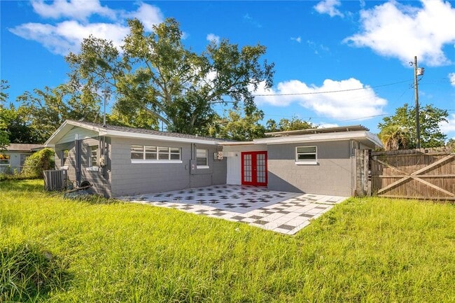 Building Photo - 813 Agnes Dr