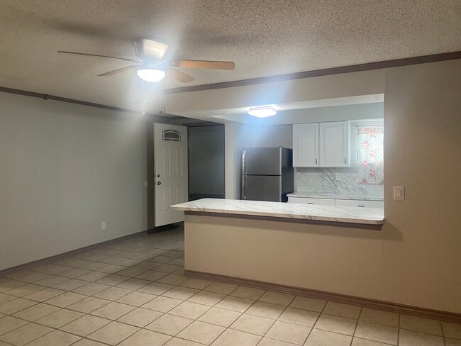 Building Photo - 5305 Bonner Dr