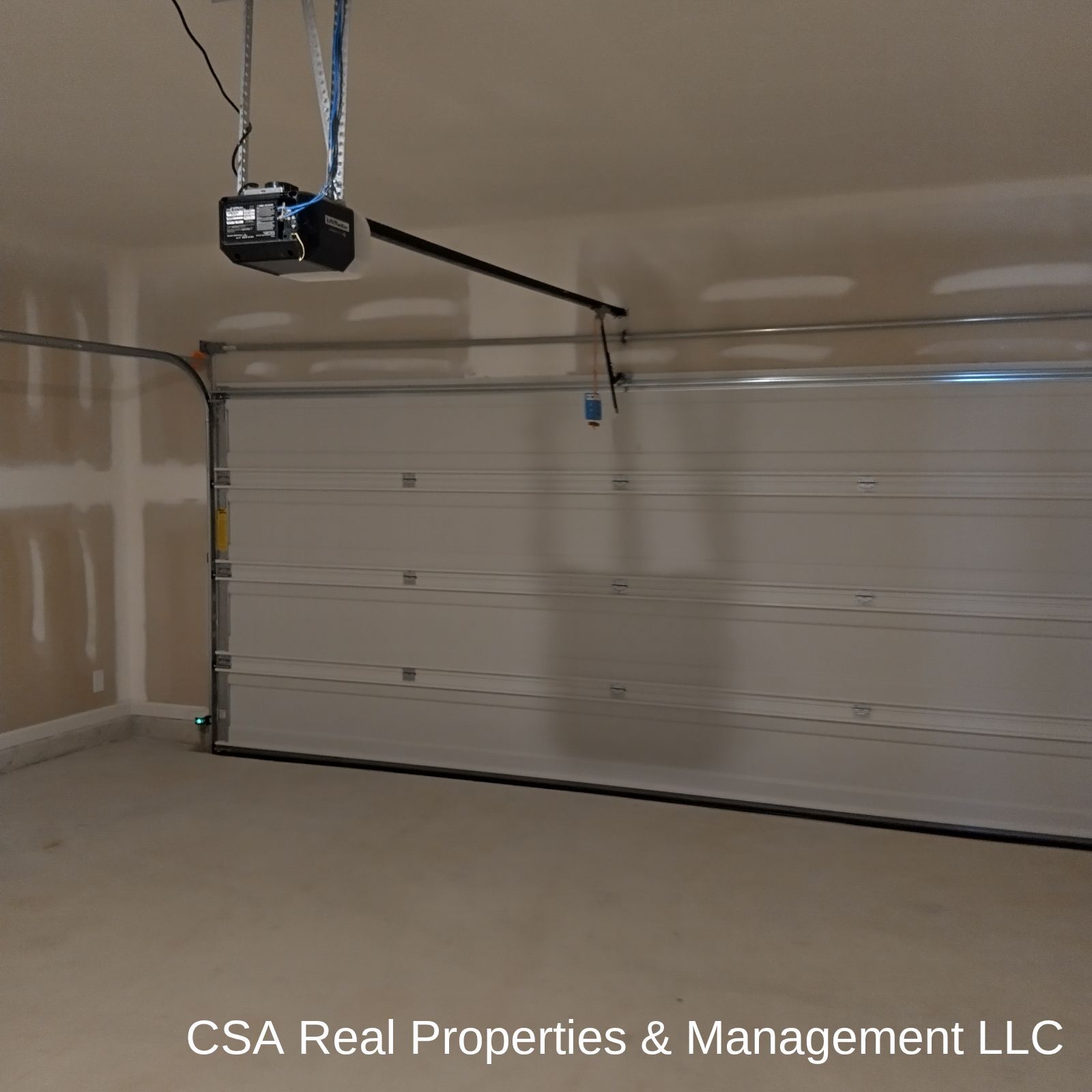 Building Photo - 8240 Bluewater Dr